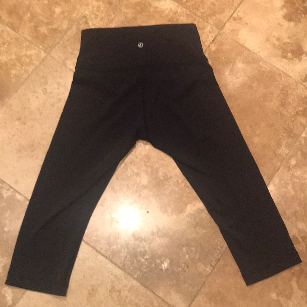 cropped lulu-lemons size 6